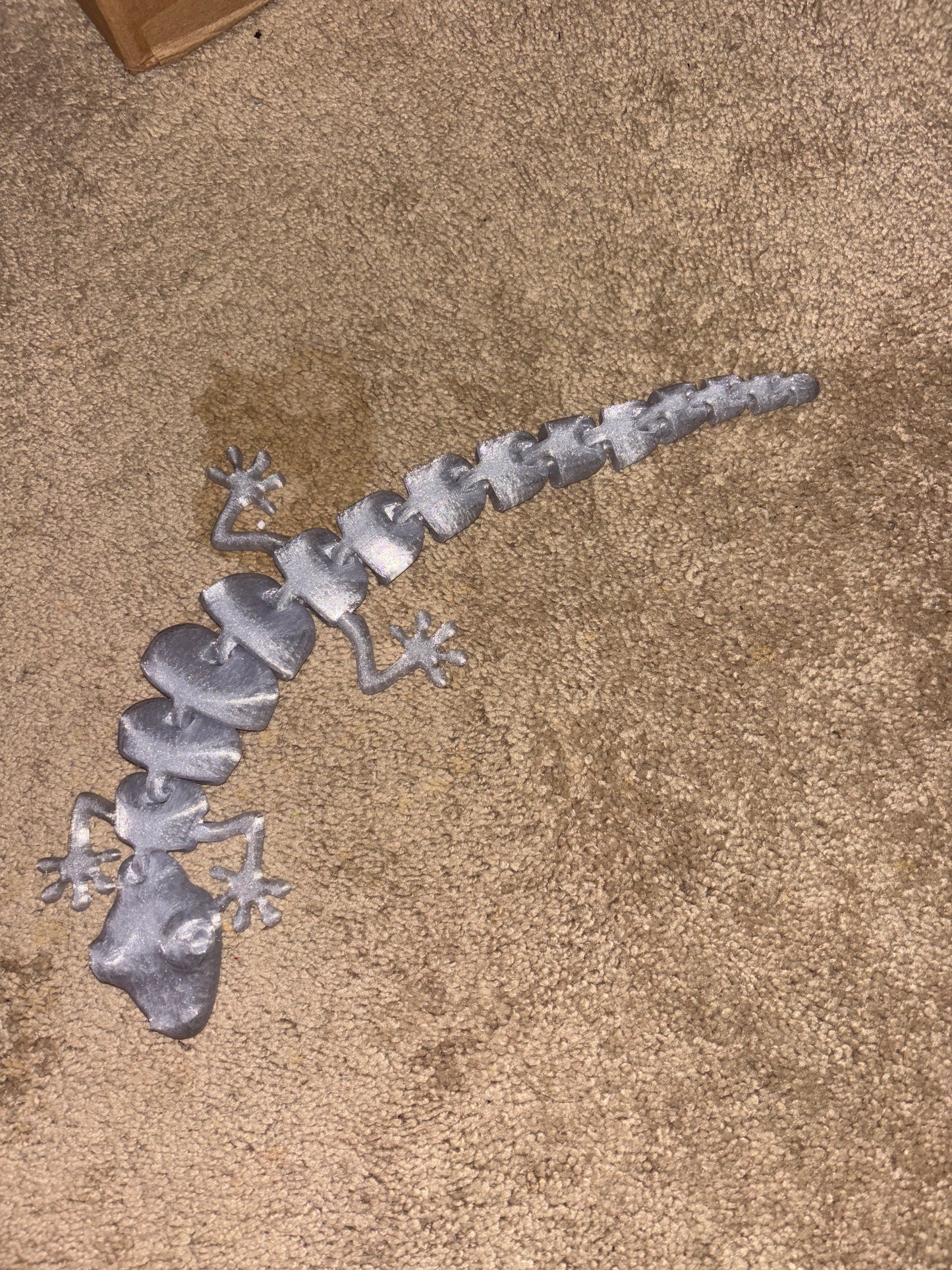 Interlocking chain lizard