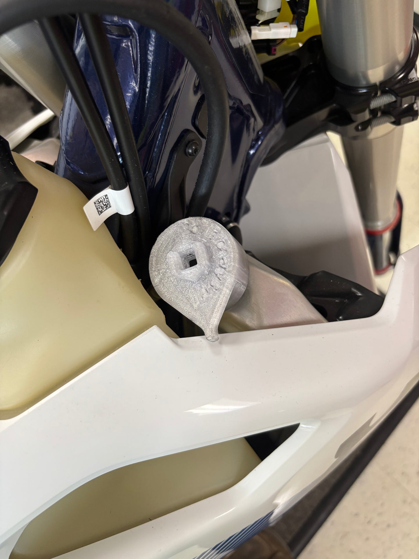 Radiator Cap Removing Tool