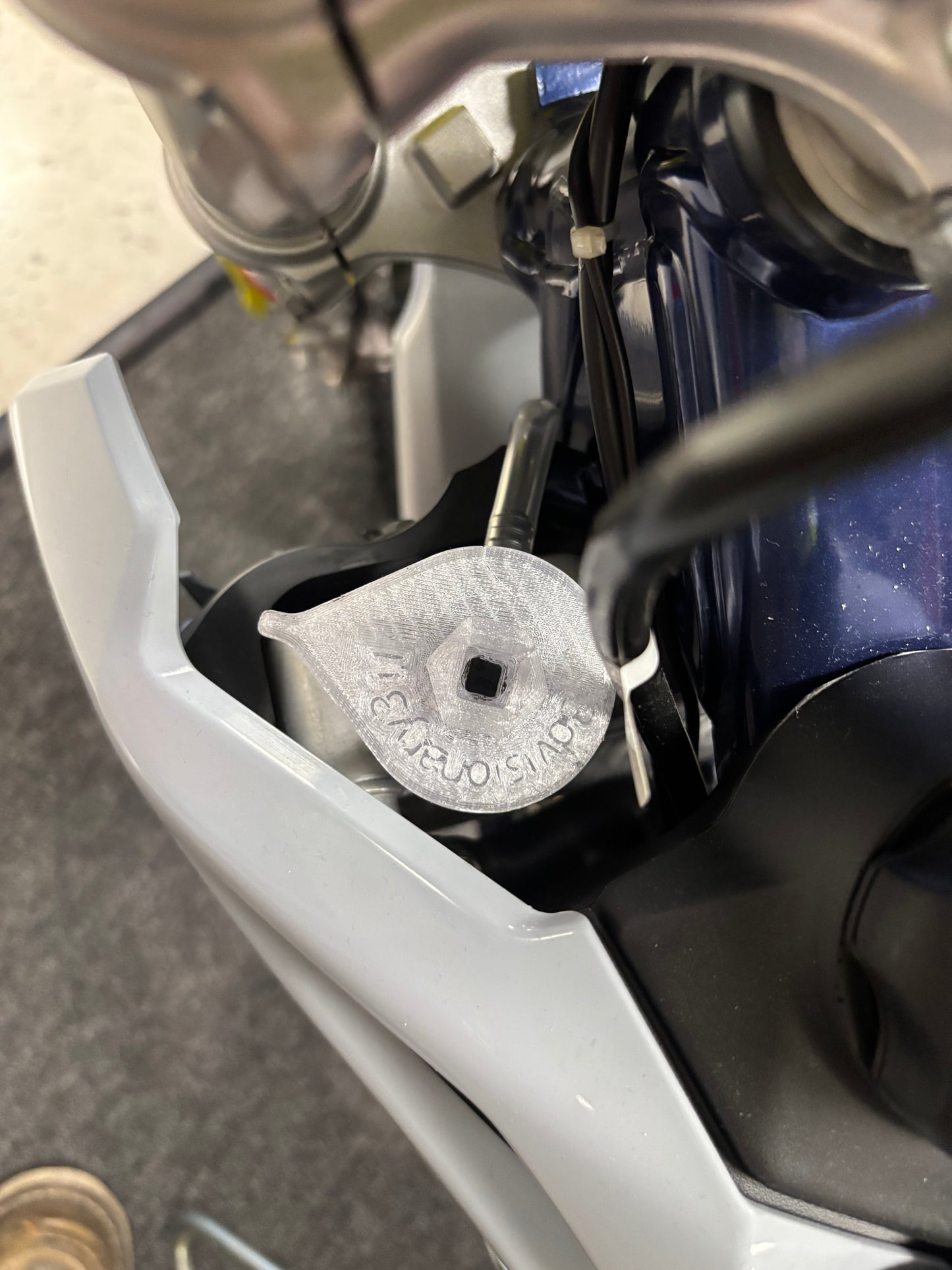 Radiator Cap Removing Tool
